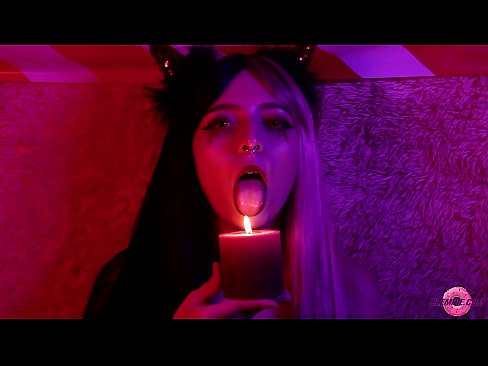 ❤️ Μια παθιασμένη πίπα από ένα σέξι Succubus με ένα σπέρμα στο στόμα της. Γαμήσι ️